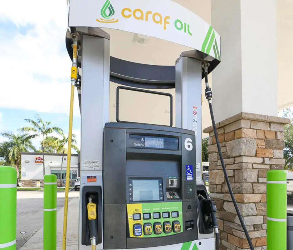 A gas pump with the word " caraf oil " on it.